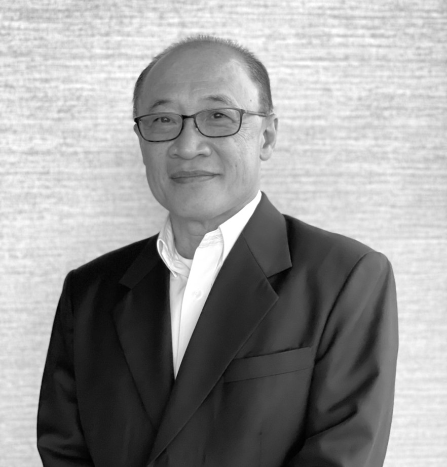  Komol Roongruangyot